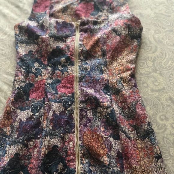 Lovely H&M dress - Picture 4 of 11